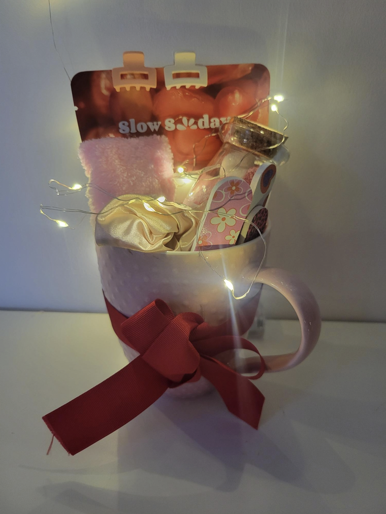 Pamper Mug hamper image